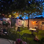 L'auberge Des Artistes