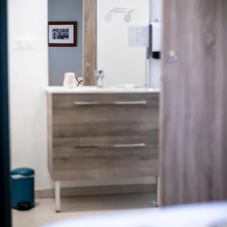 酒店 L'auberge Des Artistes 2*