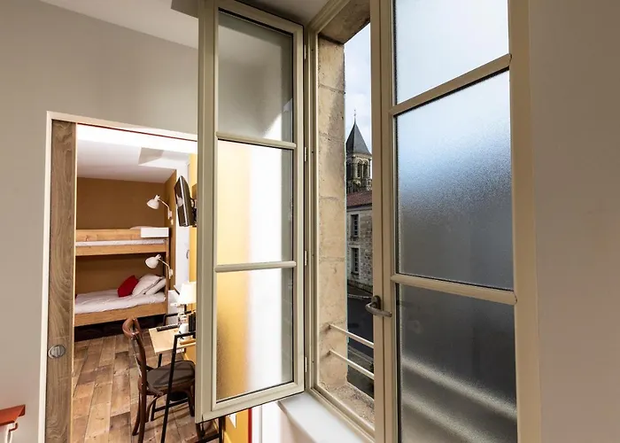 Hotel L'auberge Des Artistes 2*